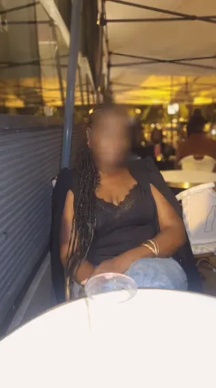 Claudia, 34
