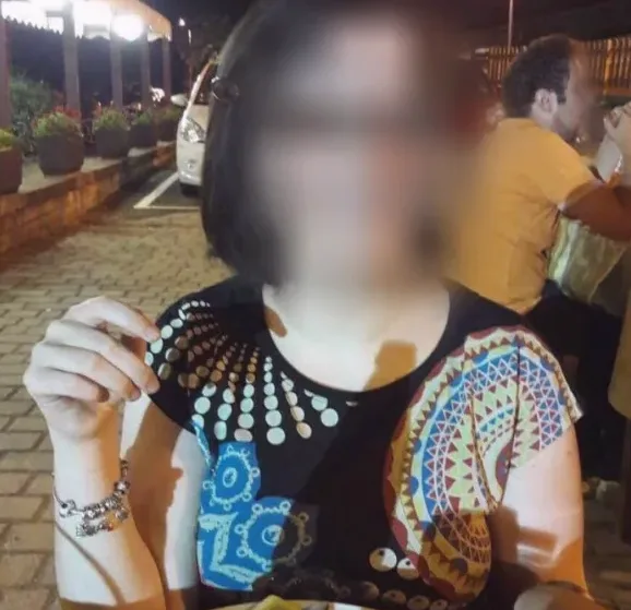 Elena, 32