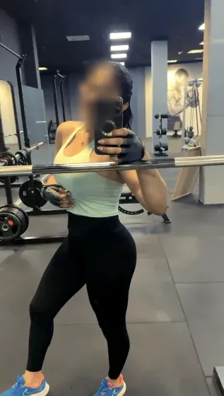 Eva, 39