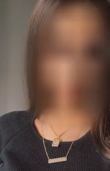 Lilly, 30