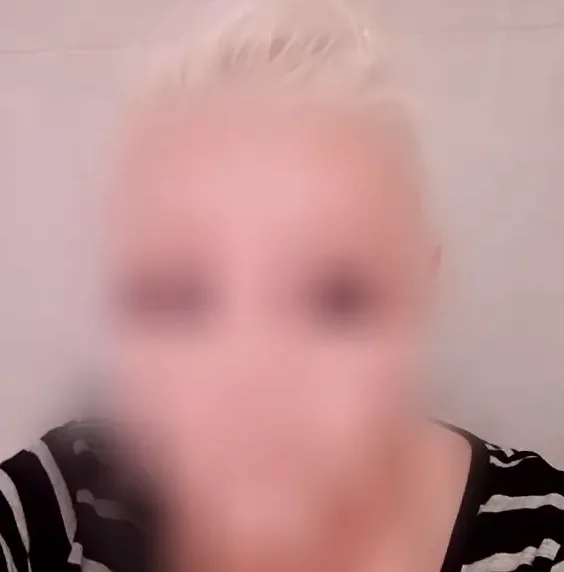 Silvia, 39