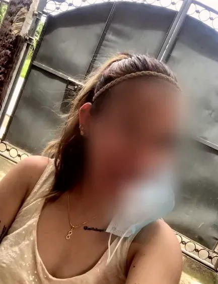 Simone, 37