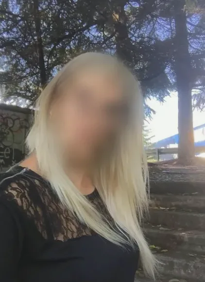 Stefanie, 32