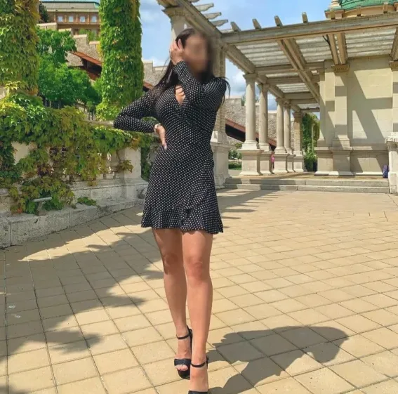 Viktoria, 36